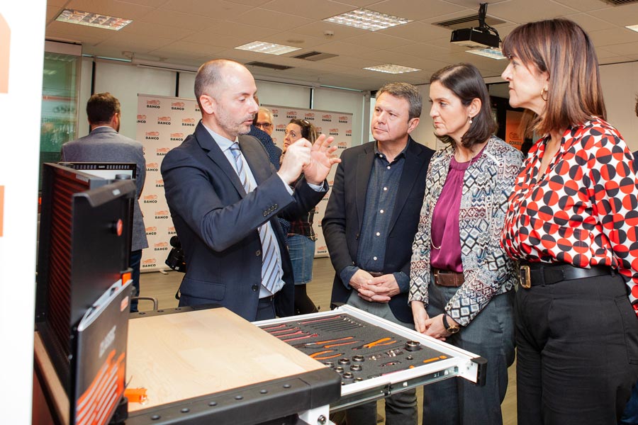 LA MINISTRA DE INDUSTRIA VISITA BAHCO